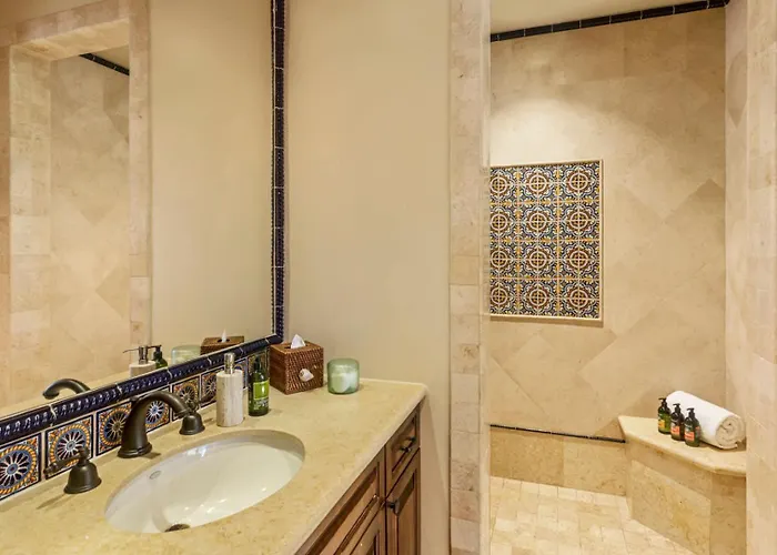 Hacienda Club Front 4 Be34droom Be Rented As A 3 Bedroom Villa *