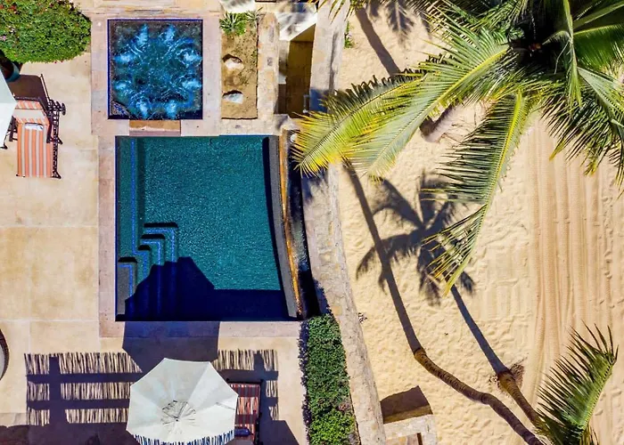 Hacienda Club Front 4 Be34droom Be Rented As A 3 Bedroom Villa